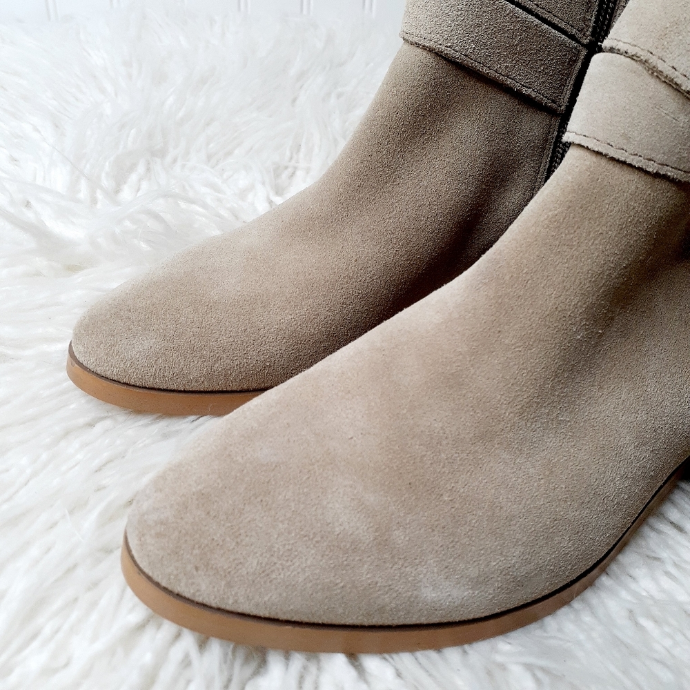 NEW GUESS Women's Camrin Suede Booties - Picture 5 of 13